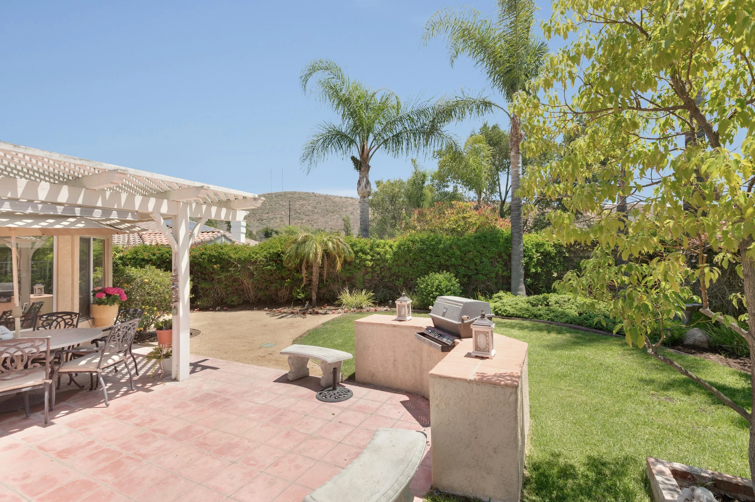 511 Meadowrun St back3.jpg