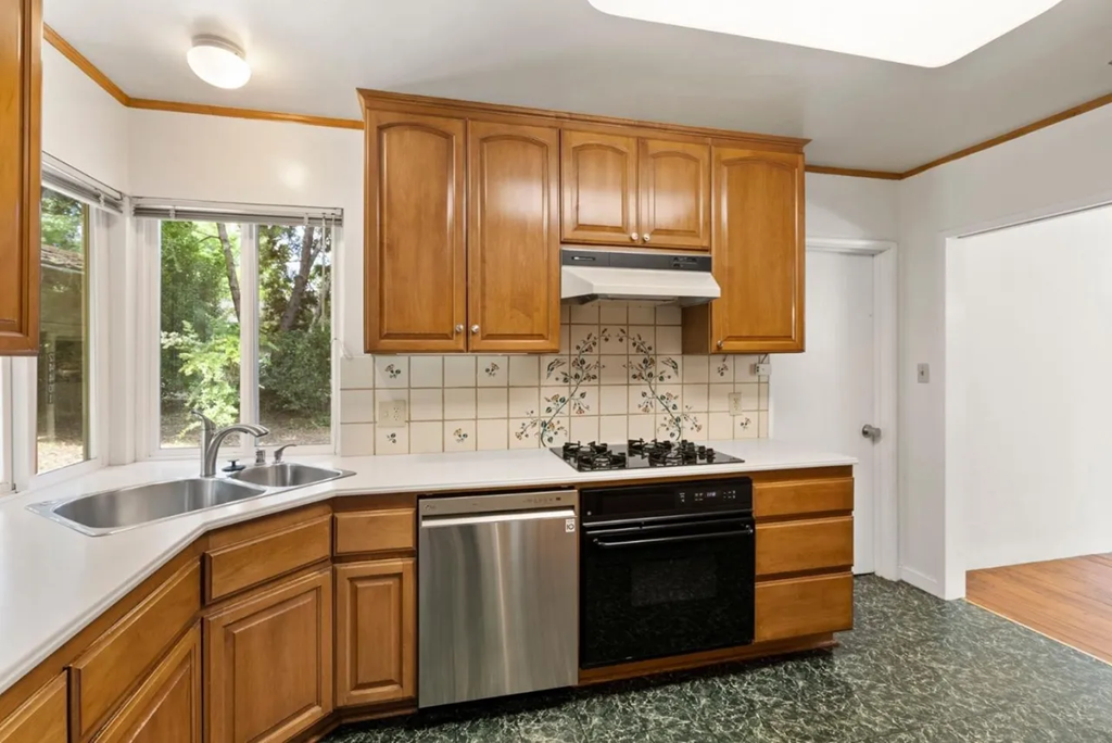 24401 Summerhill Ave 012.png