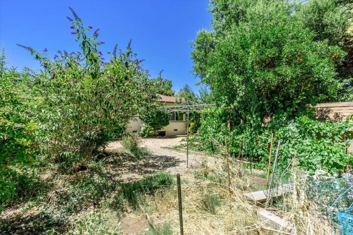 2070 Ricardo Dr 031.jpg