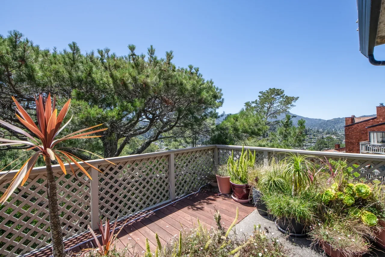 109 Headlands Ct 026.webp