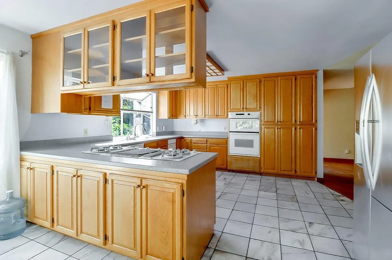 1223 Rose Ave 013.webp