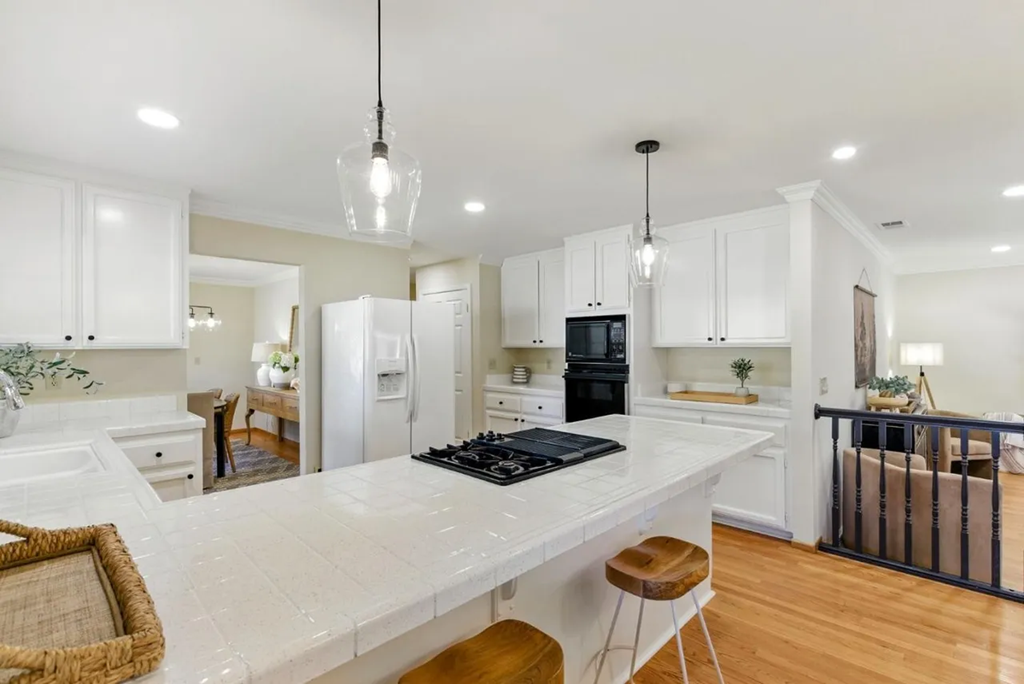 2188 Yorkshire Way 015.png