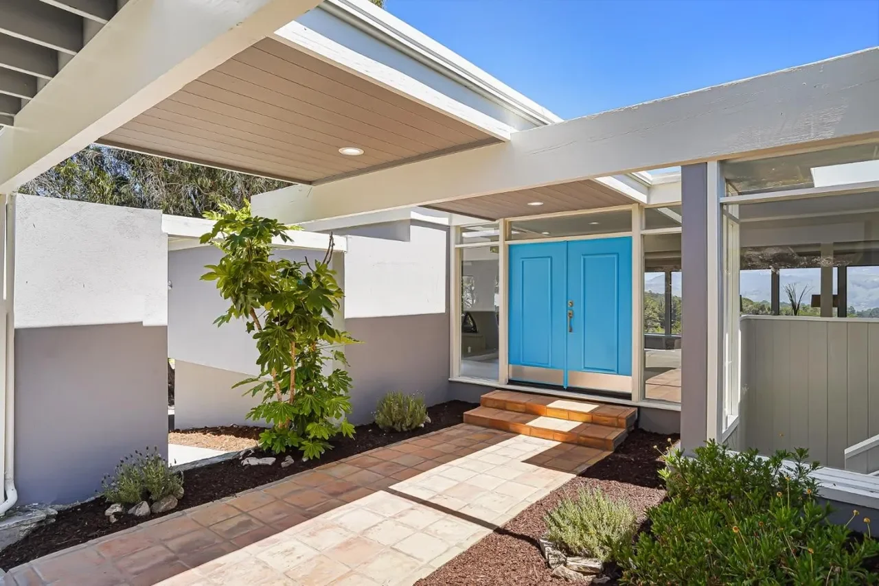 25075 Outlook Dr 005.webp