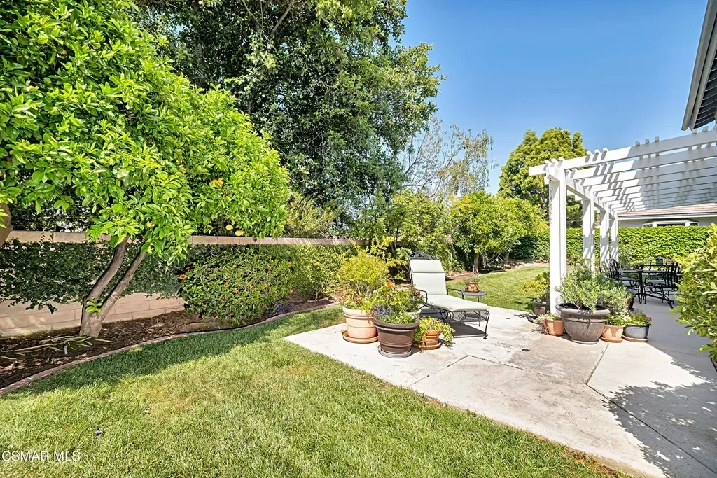 1037 Meadowcrest St 038.webp