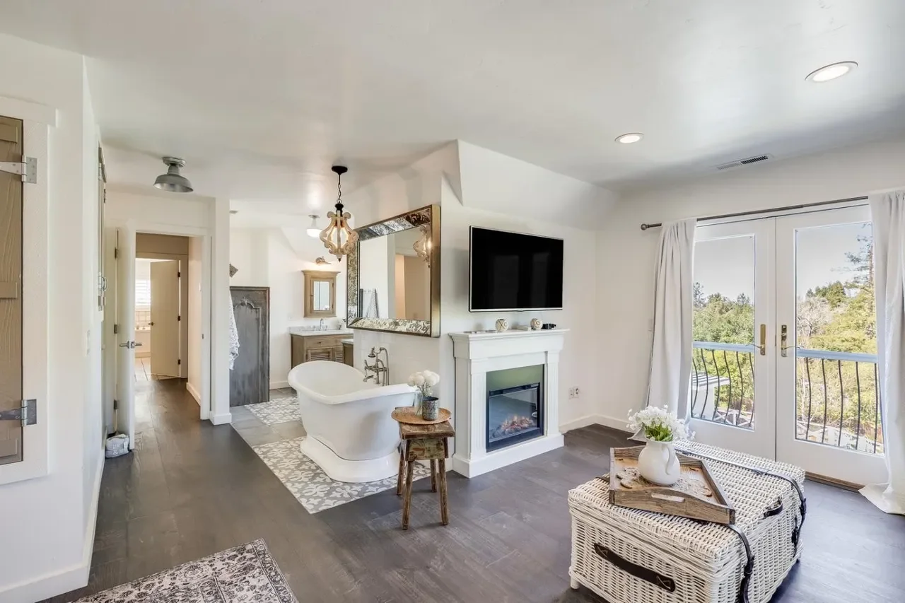 16466 Bonnie Ln 024.webp