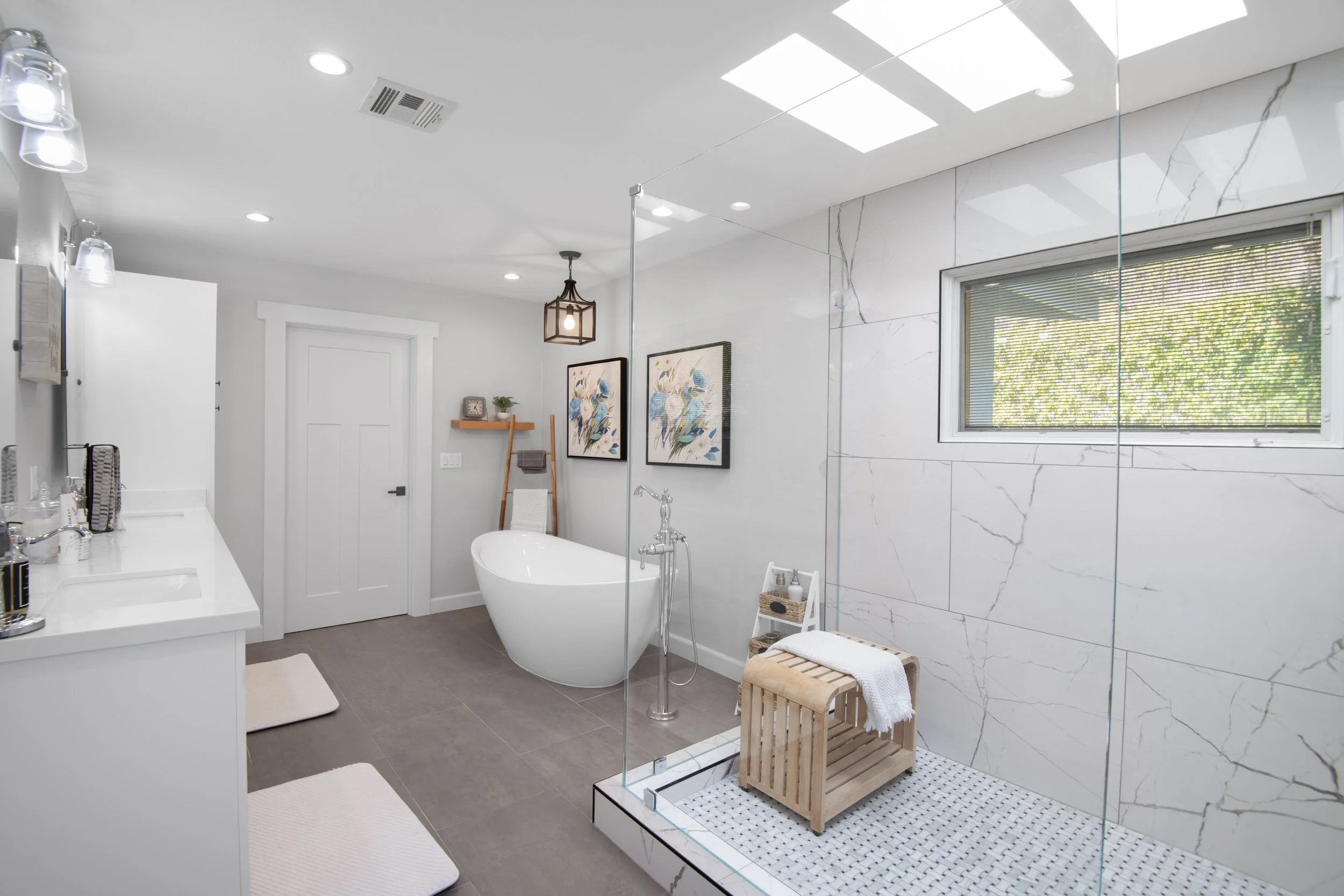 primary bath 3 copy.jpg