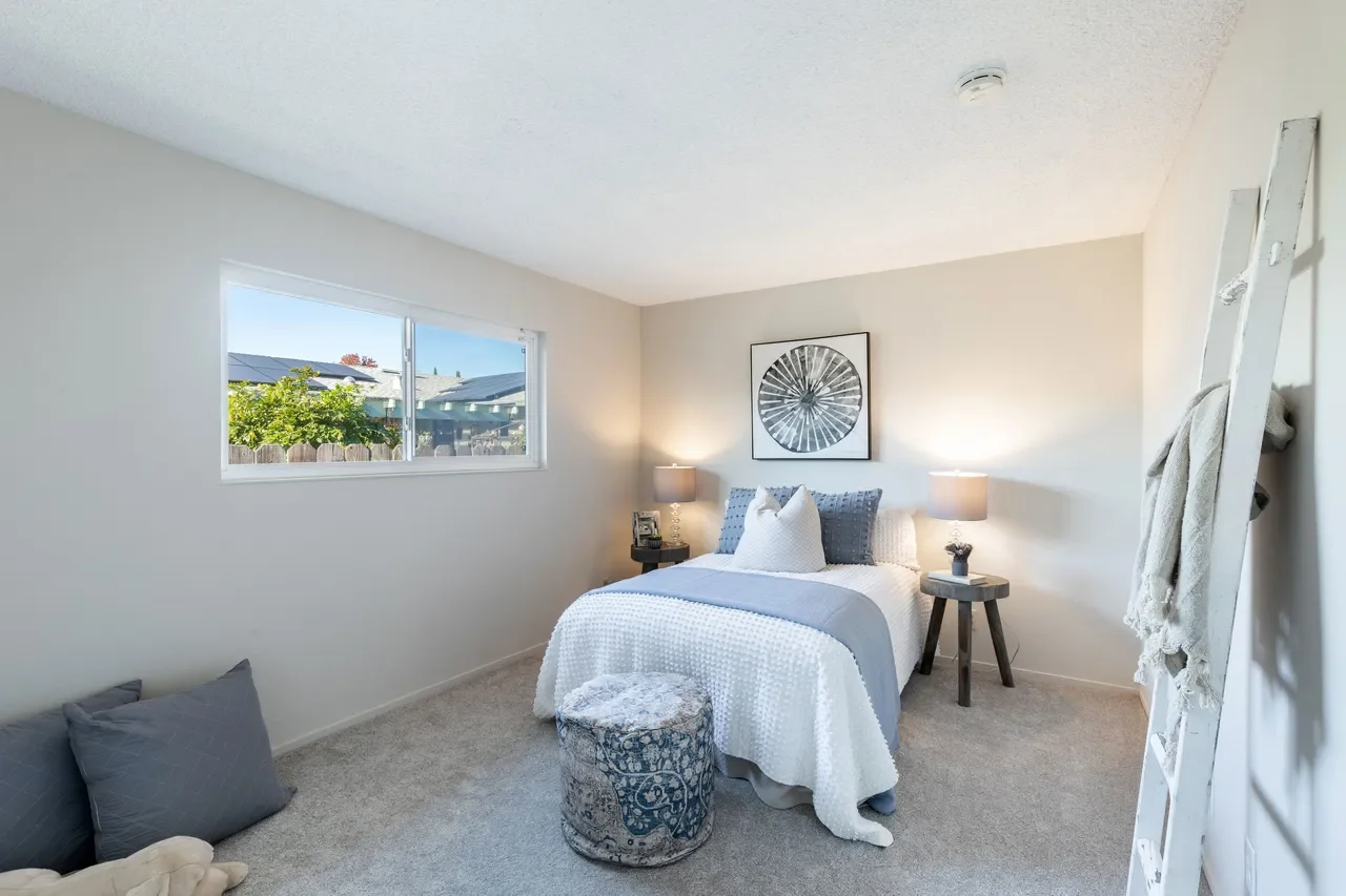 2070 Kaywoodie St 026.webp