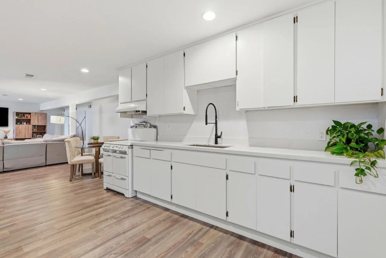 4206 Huntington St 027.jpg