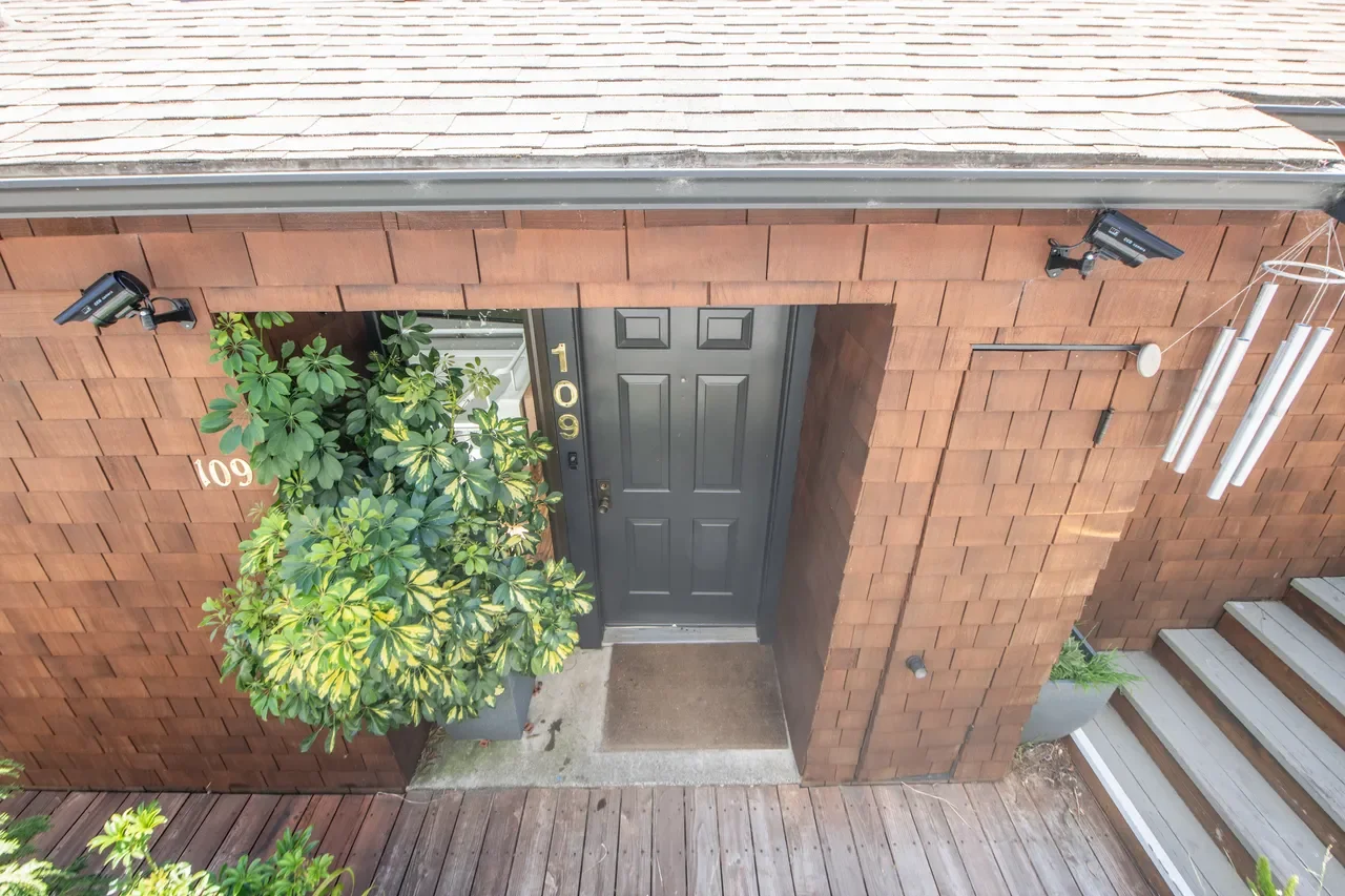 109 Headlands Ct 025.webp