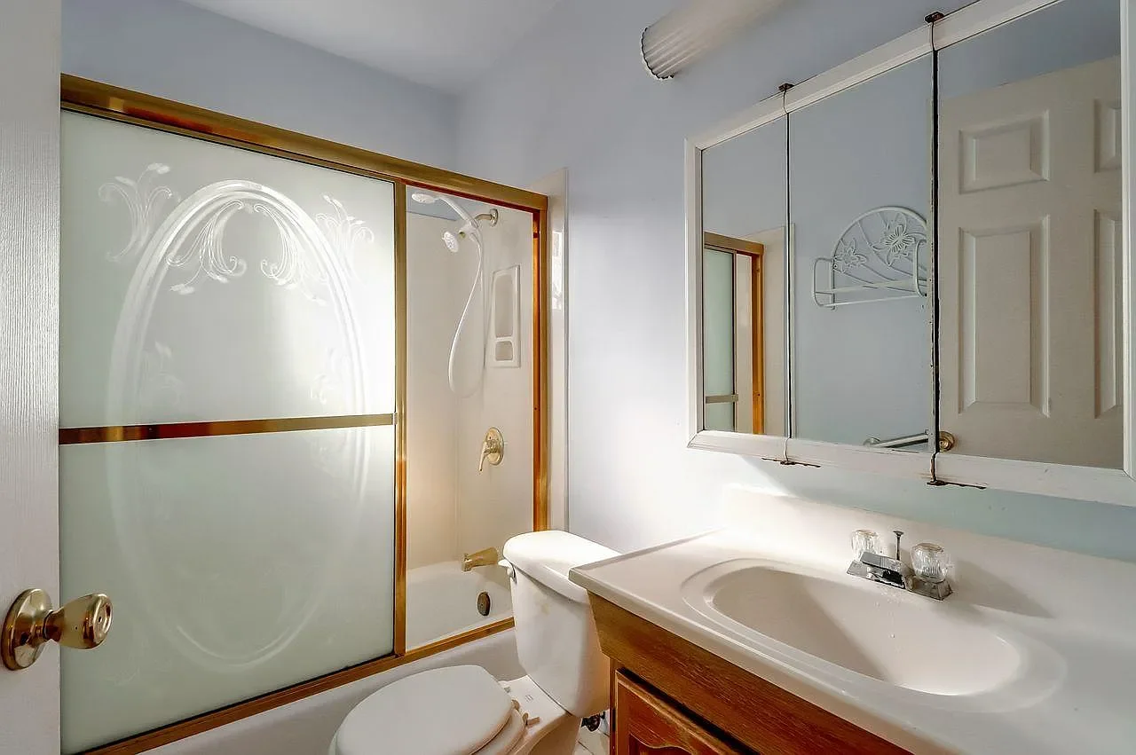 1223 Rose Ave 036.webp