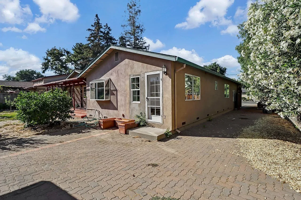 1223 Rose Ave 046.webp