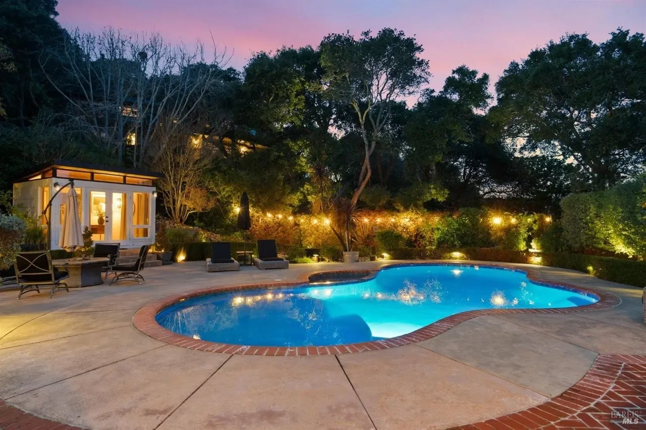 8 Nightingale Lane 031.webp