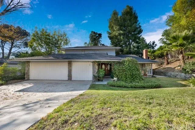 4115 Patrick Henry Pl 001.webp