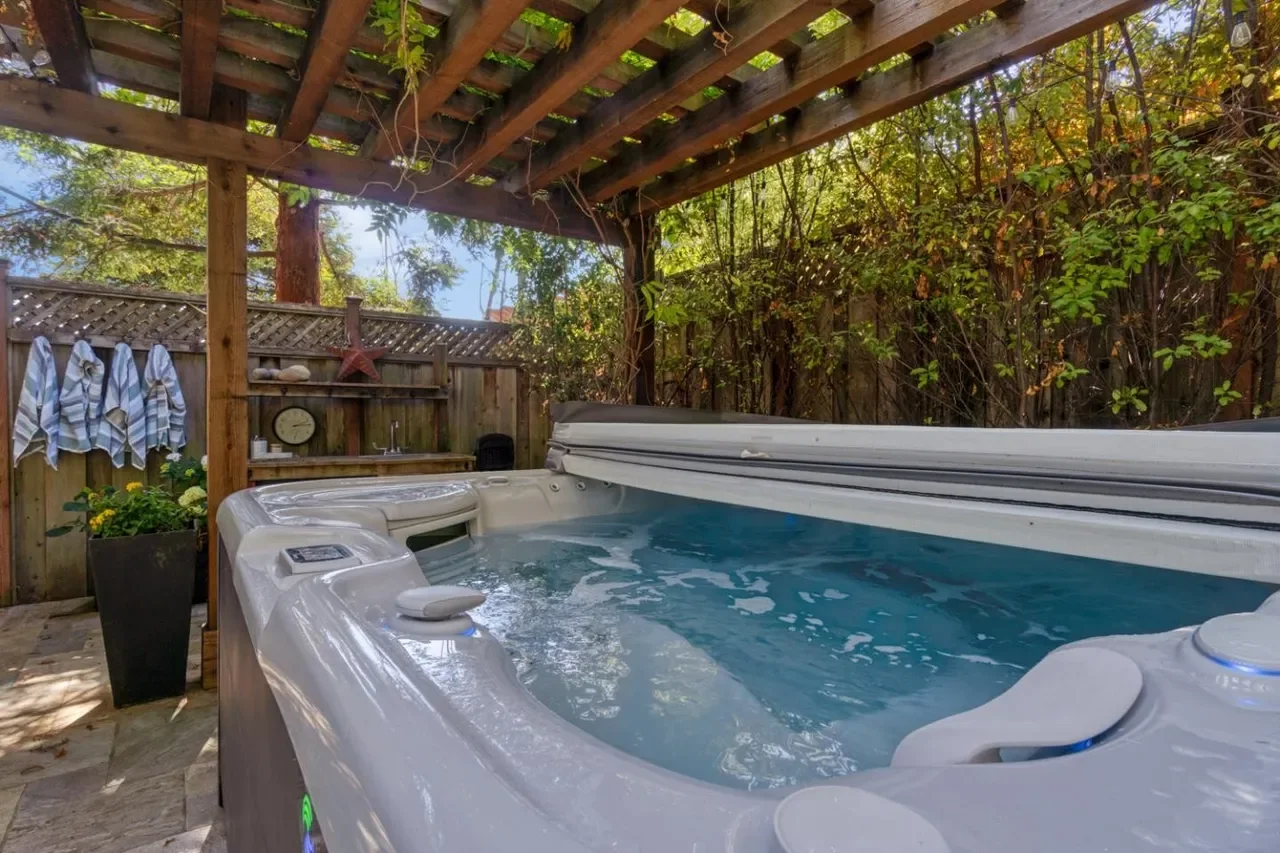 495 Coastview Dr 022.webp