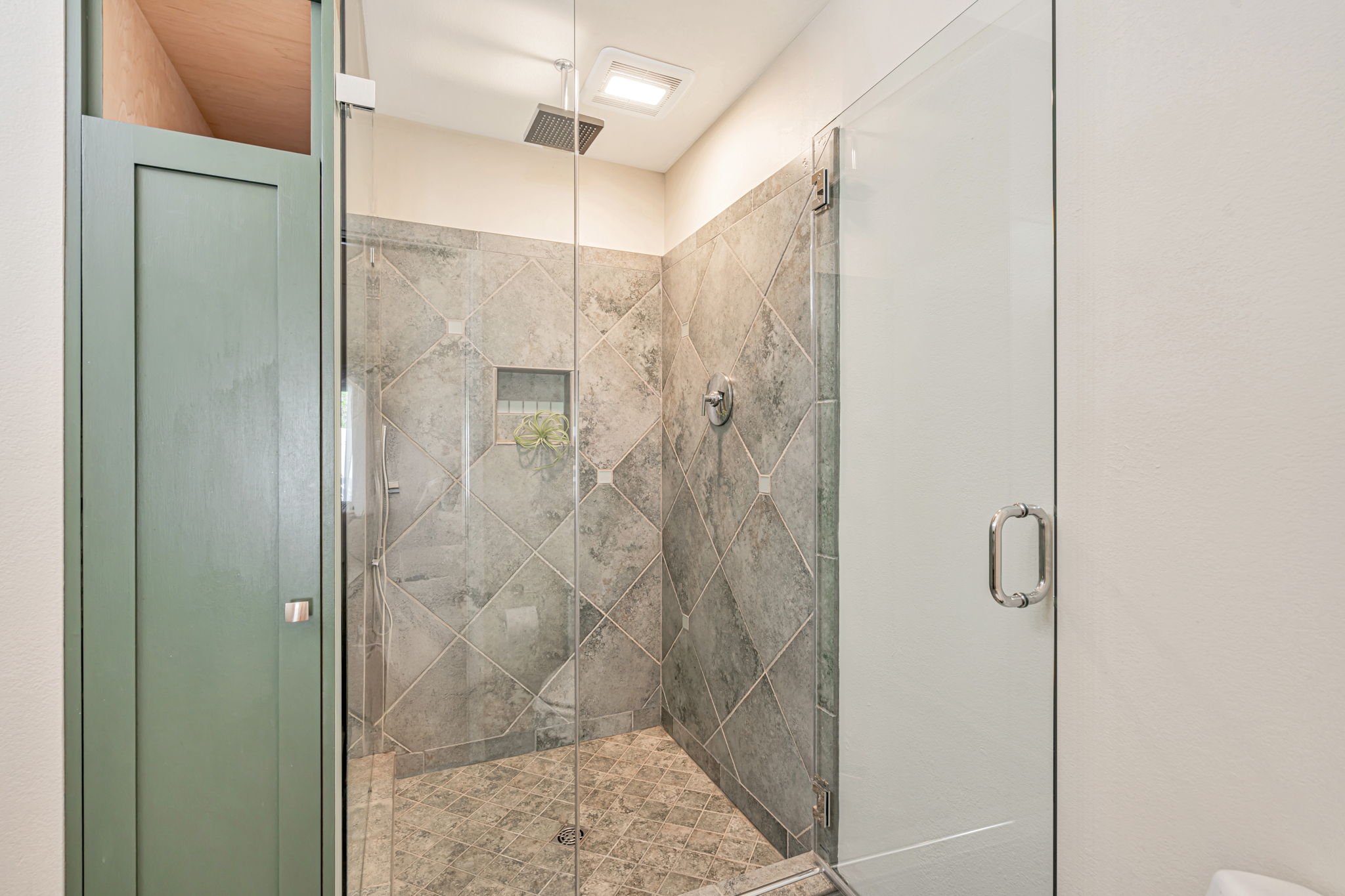 30-web-or-mls-9-newcastle-ct.jpg