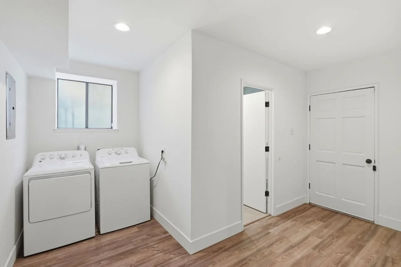 4206 Huntington St 054.jpg