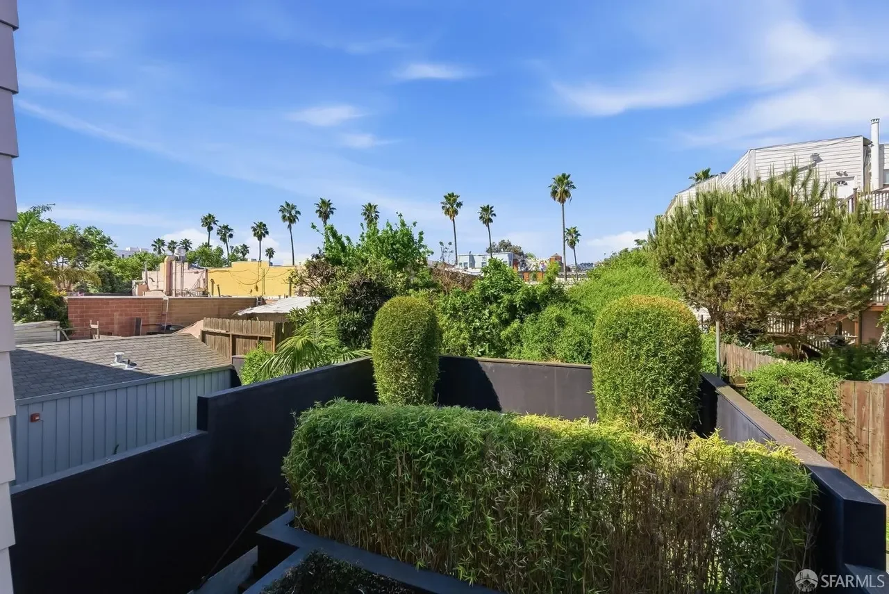 854 Capp St Unit 1 041.webp