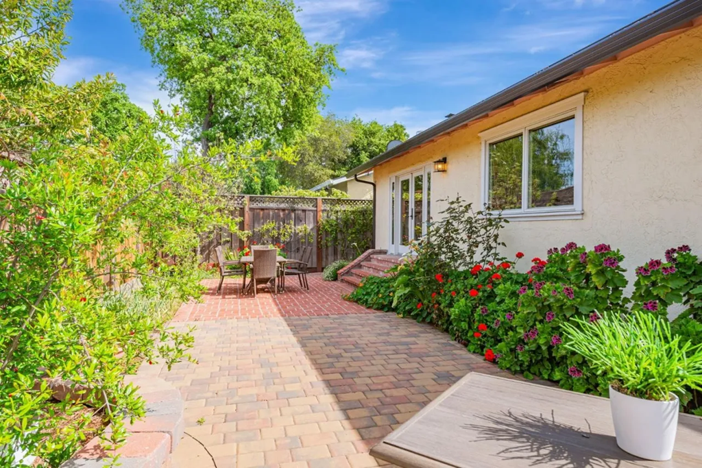 3135 Alameda De Las Pulgas 023.png