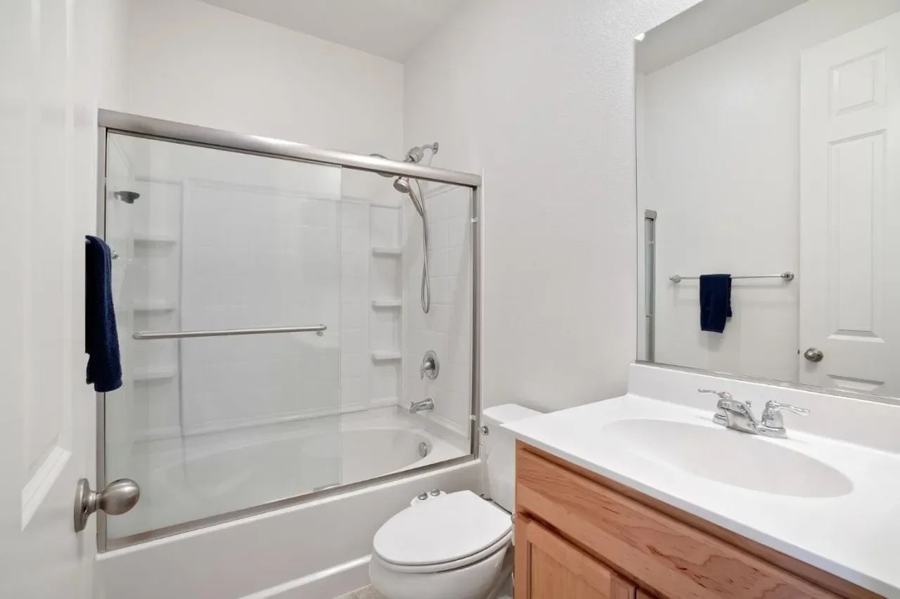 17982 Monterey St 020.webp