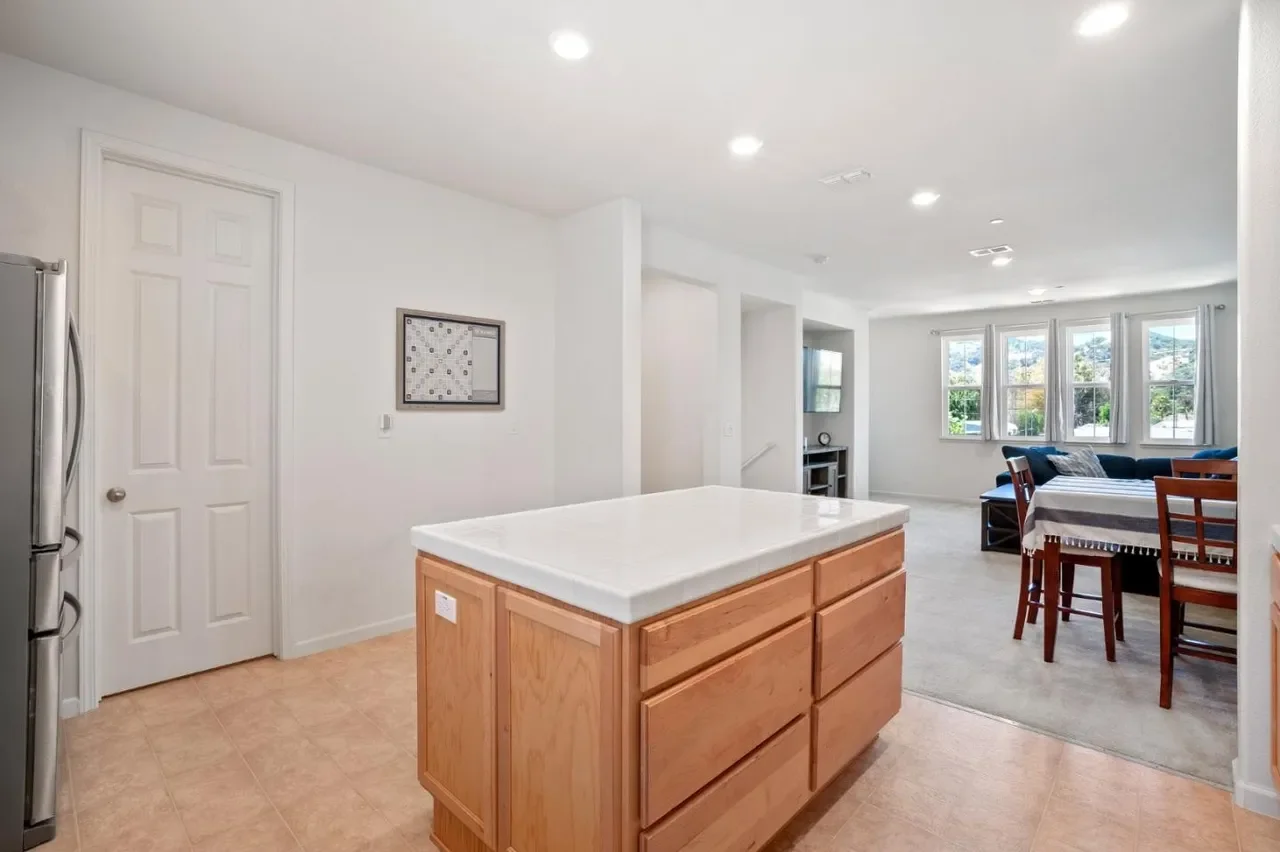 17982 Monterey St 013.webp