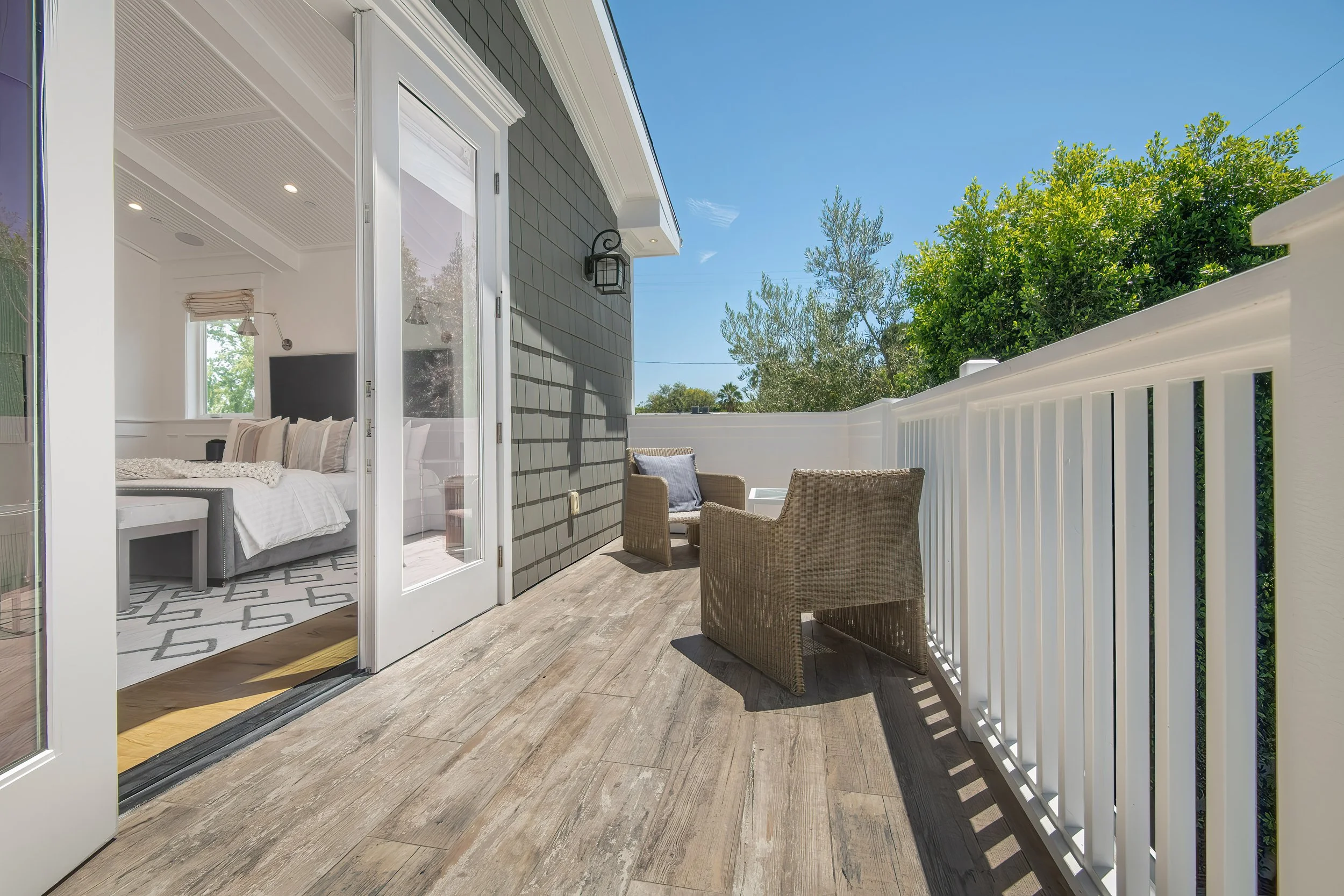 5111 Greenbush Ave pri deck.jpg