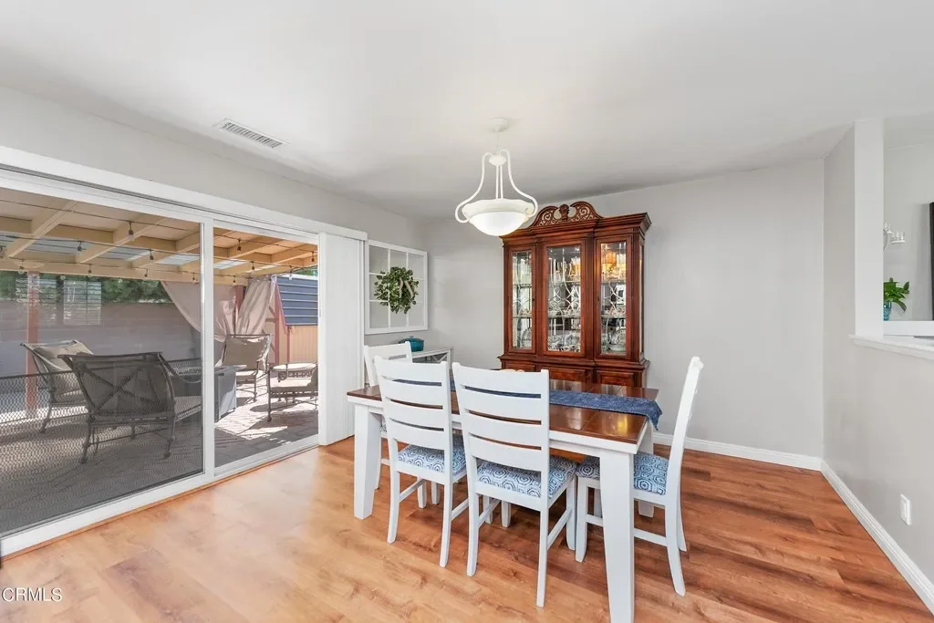 3090 Dwight Ave 009.webp