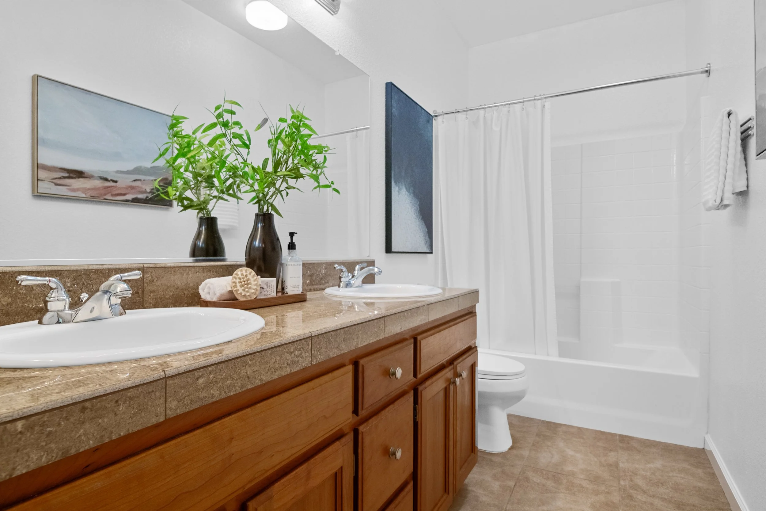 1112 Park West Dr bath 1 copy.jpg