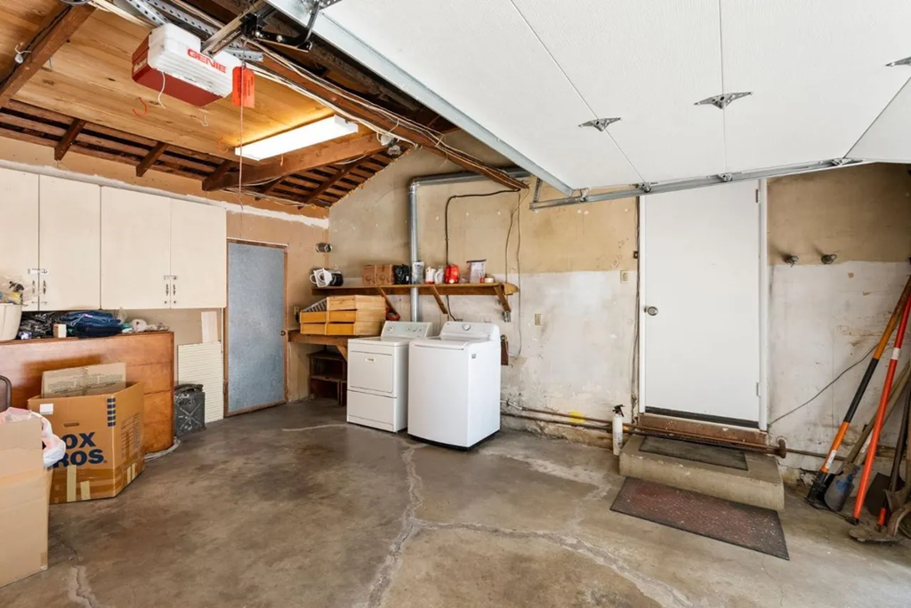 24401 Summerhill Ave 034.png