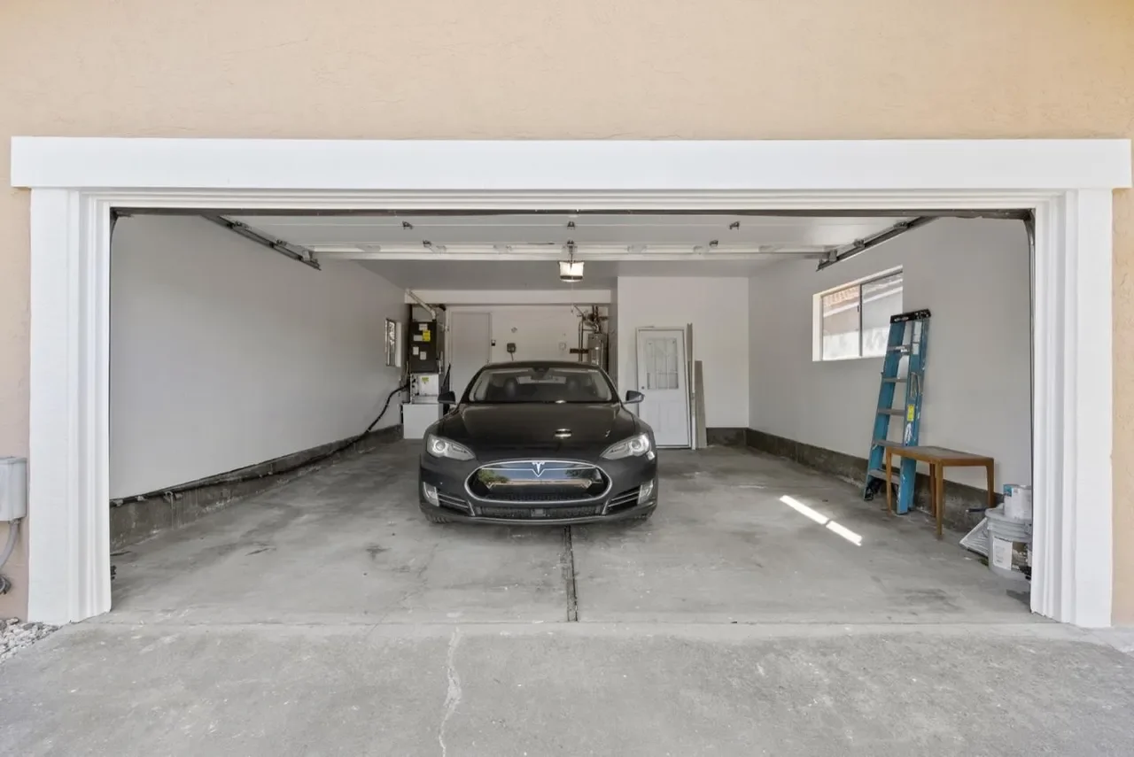 6672 Hampton Dr 039.webp