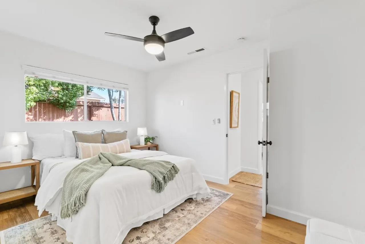 526 Harriet Ave 021.webp