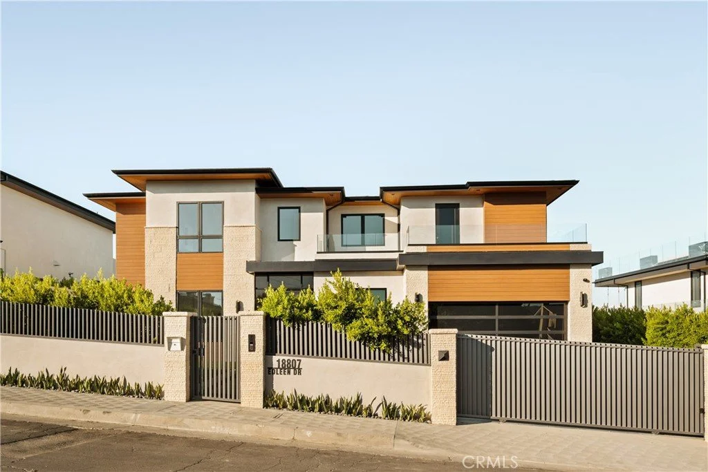 18807 Edleen Dr 004.jpg