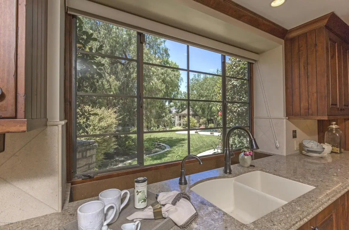 1351 Bedford Rd 013.webp