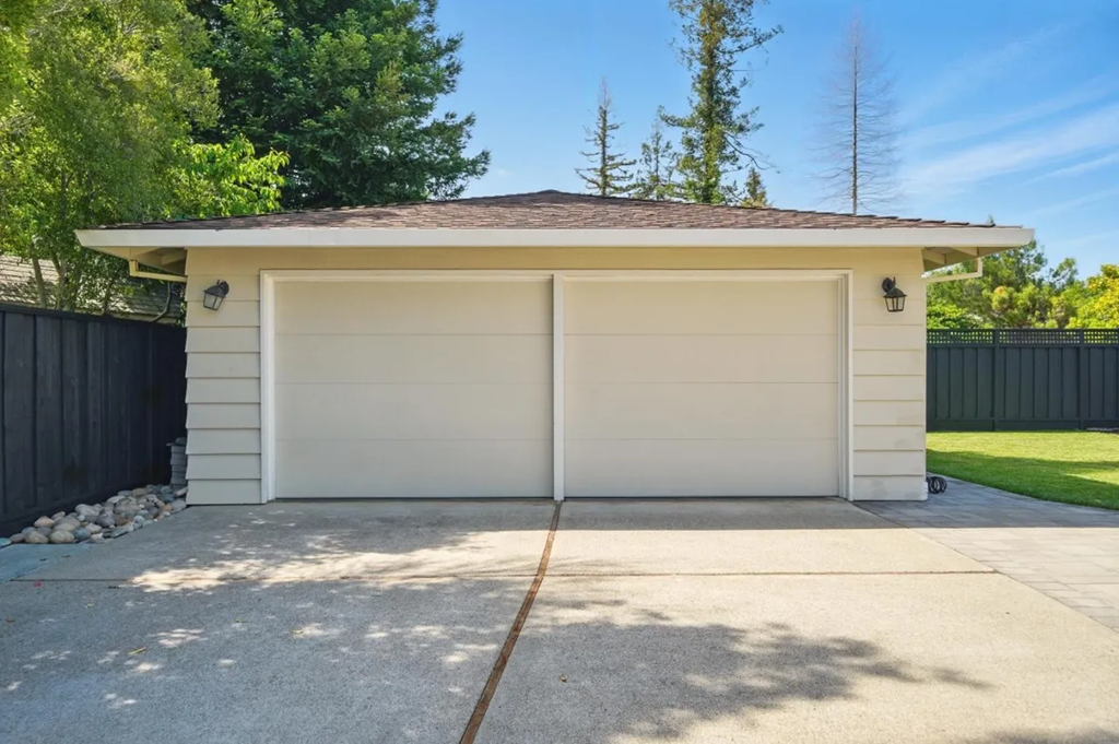 660 Giralda Dr 043.png