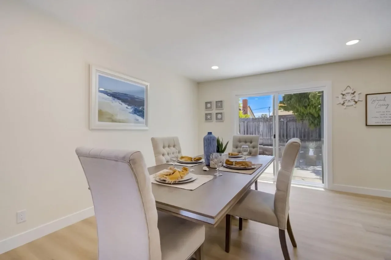 2829 Sand Point Dr 003.webp