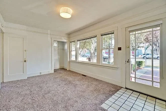 579 S 10th St 009.webp