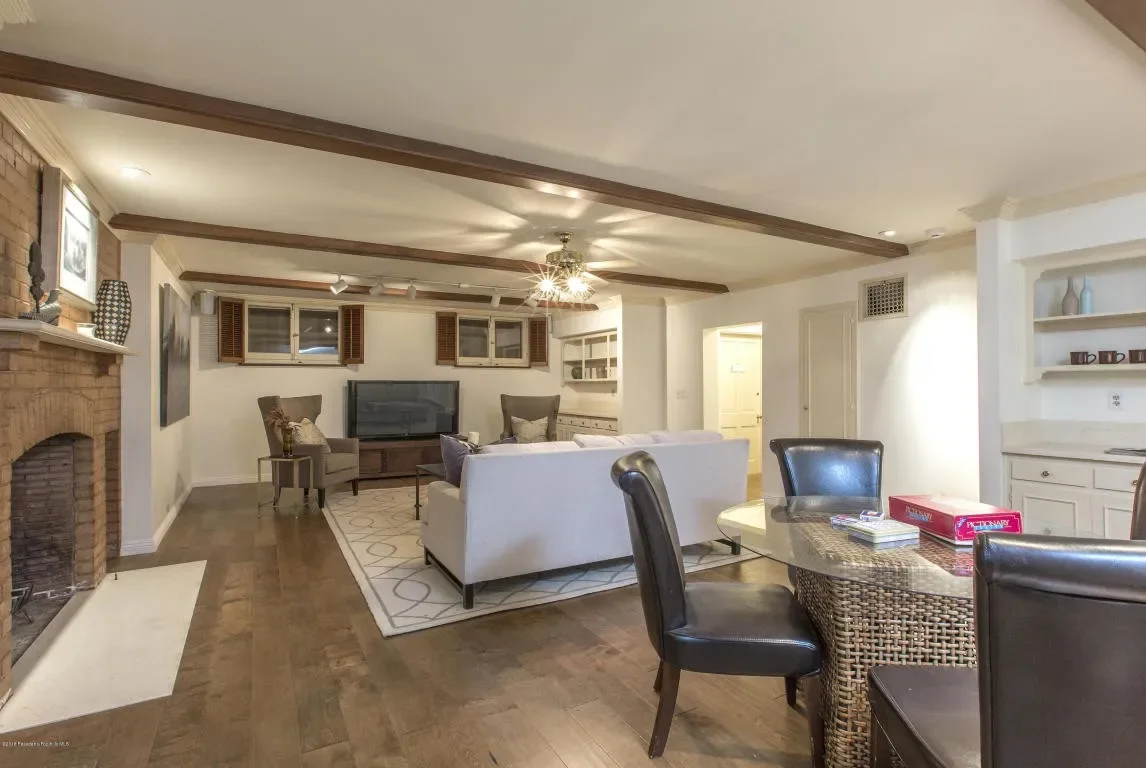 1351 Bedford Rd 015.webp