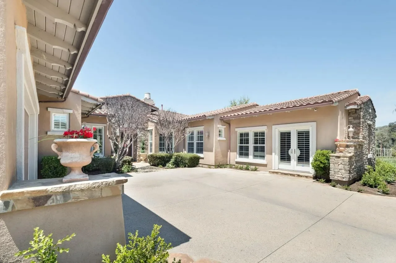 4988 Read Rd 008.webp