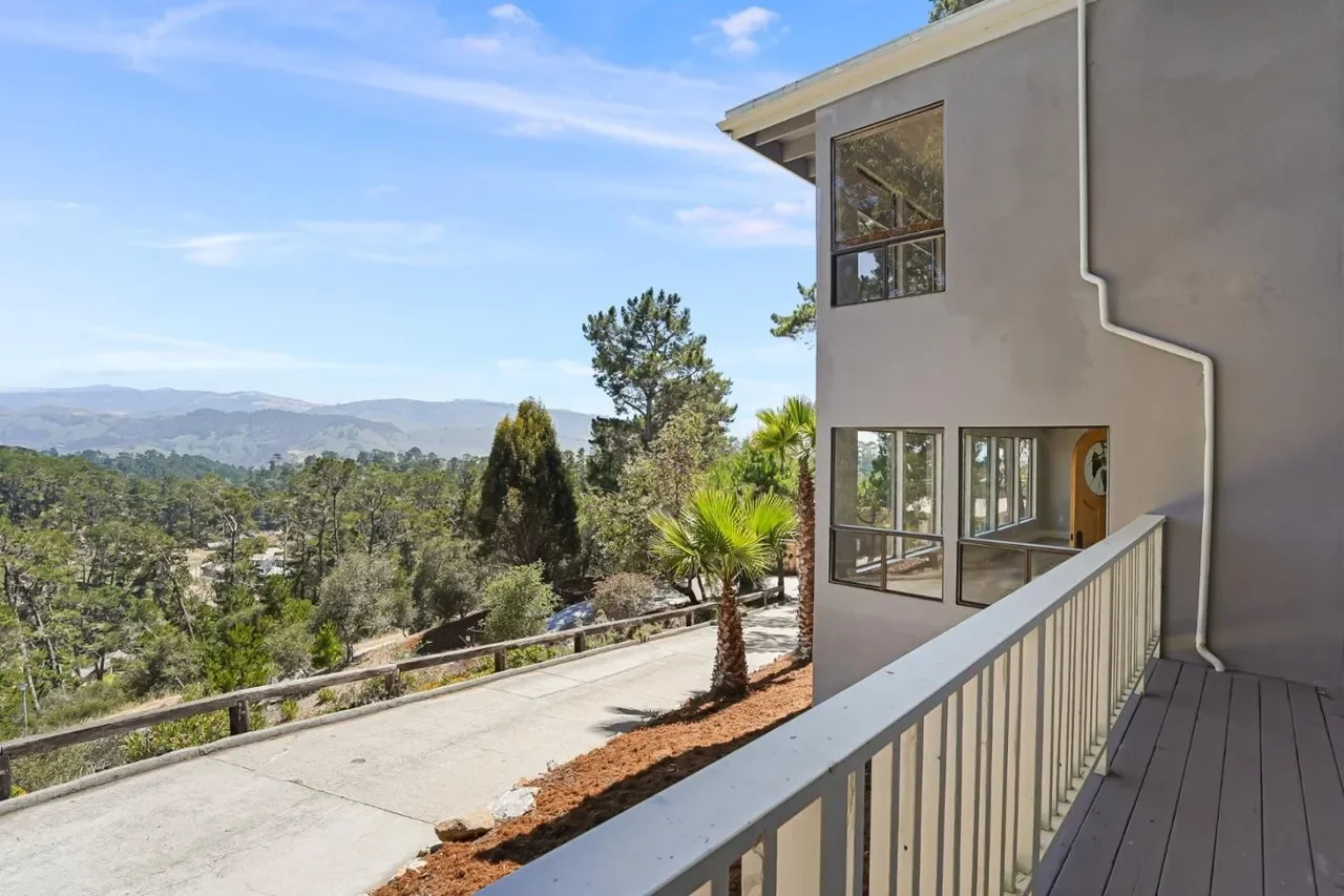 25075 Outlook Dr 033.webp