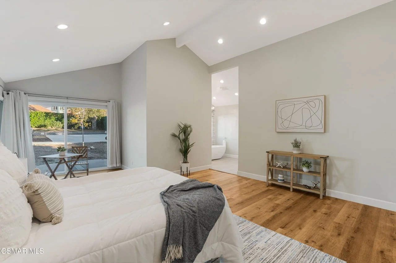 568 Bristol Ave 030.jpg