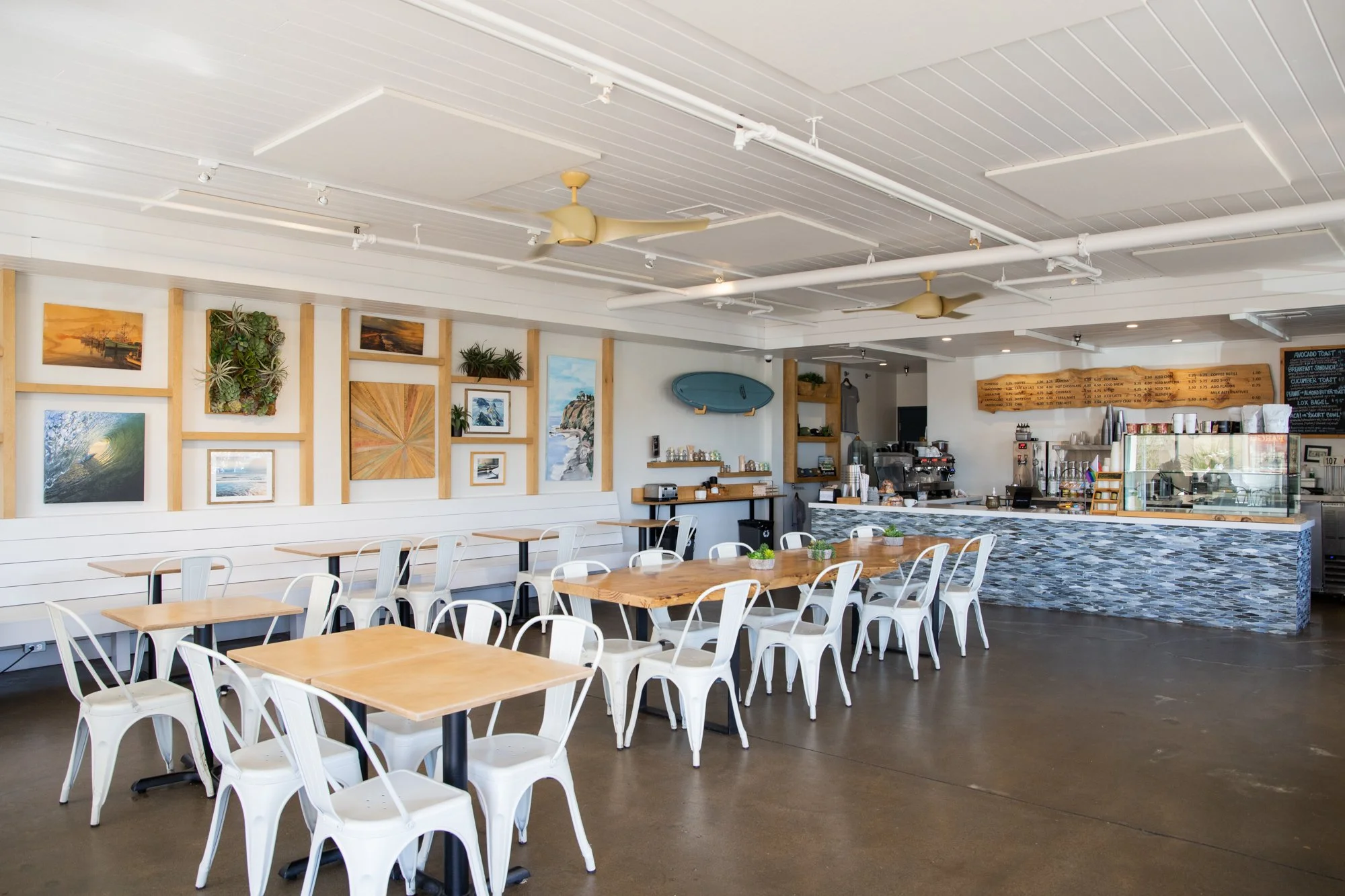 LighthouseCoffee_May2022_Interiors_1.jpg