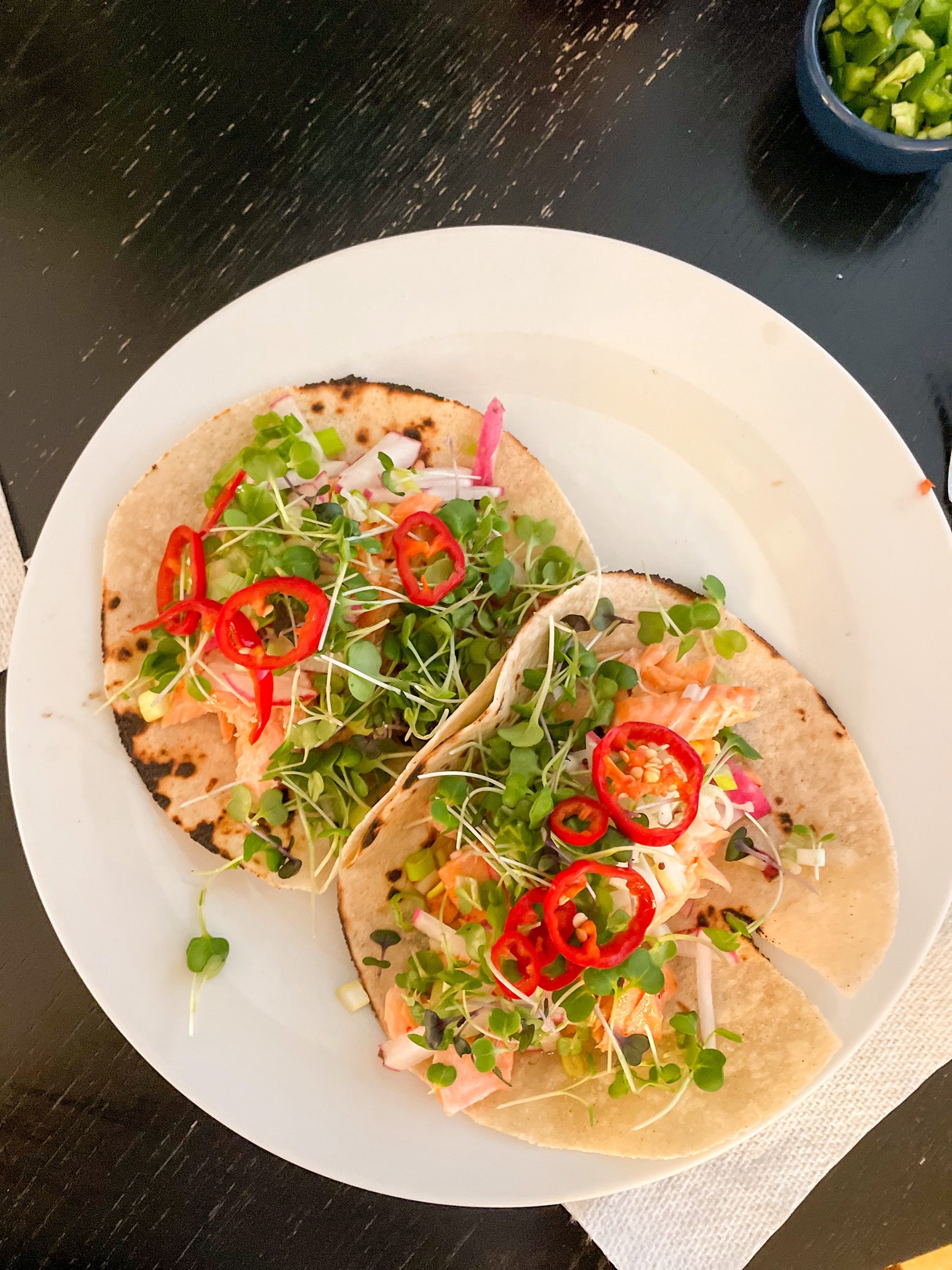 sriracha lime salmon tacos 