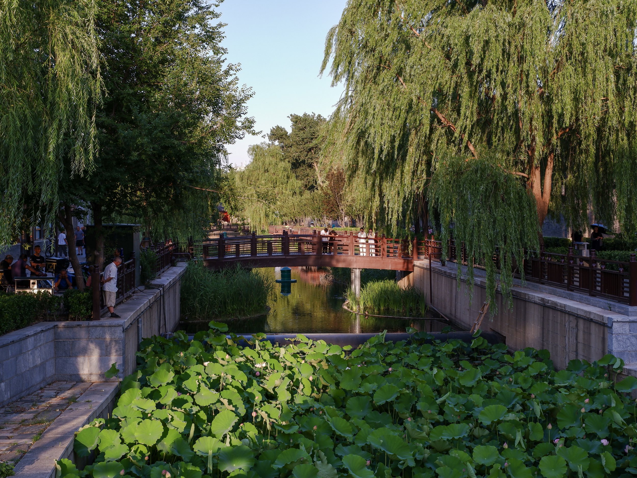 From the Wanning Bridge into the hutong.