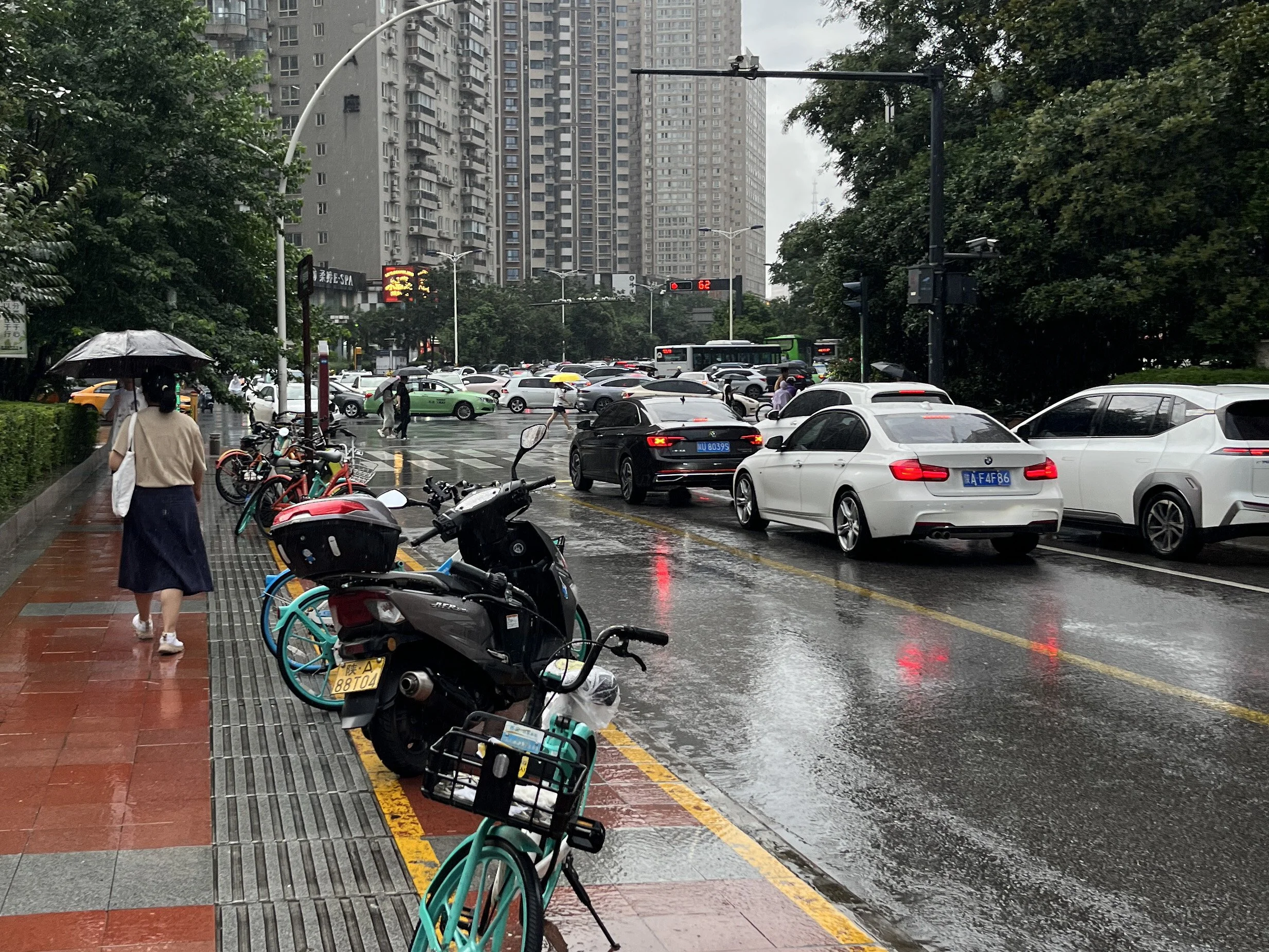 It was a rainy afternoon when we arrived in Xian.