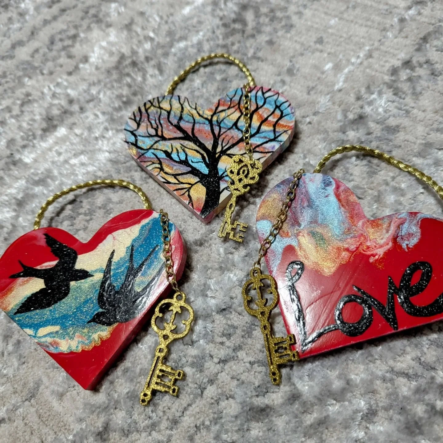 Stop by Pier 39 from 3-7pm today for one of a kind finds!
Plus! I'm having a BIG new year SALE! No one can enjoy artwork that's stowed away in a closet; I want these pieces to find their forever home ❤️