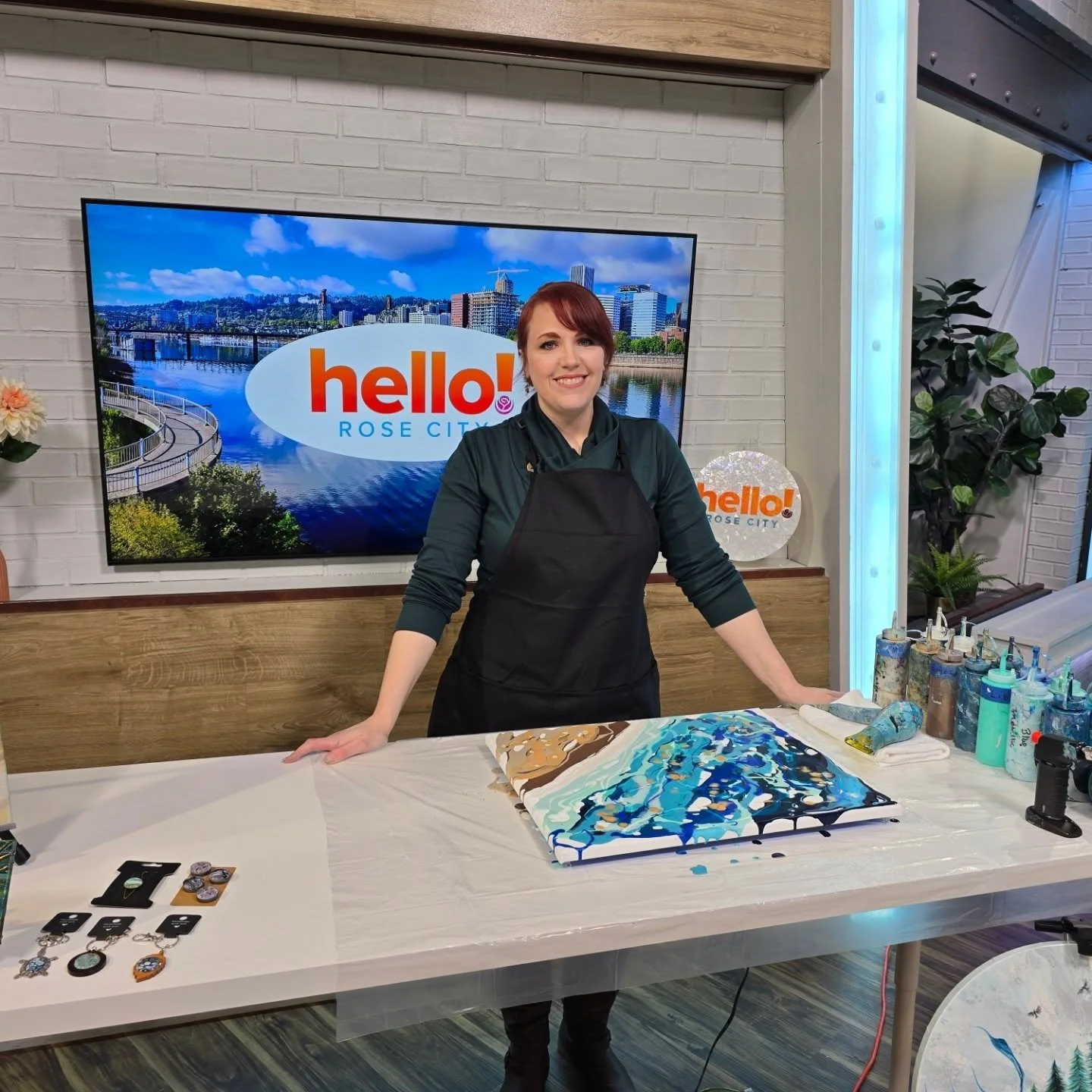 I did my very first interview and painting demonstration on LIVE TV today! I was a nervous wreck, but I'm really glad I did it. Lacey and her film crew were so great to work with. 

Thank you @hellorosecity for this wonderful opportunity and for havi