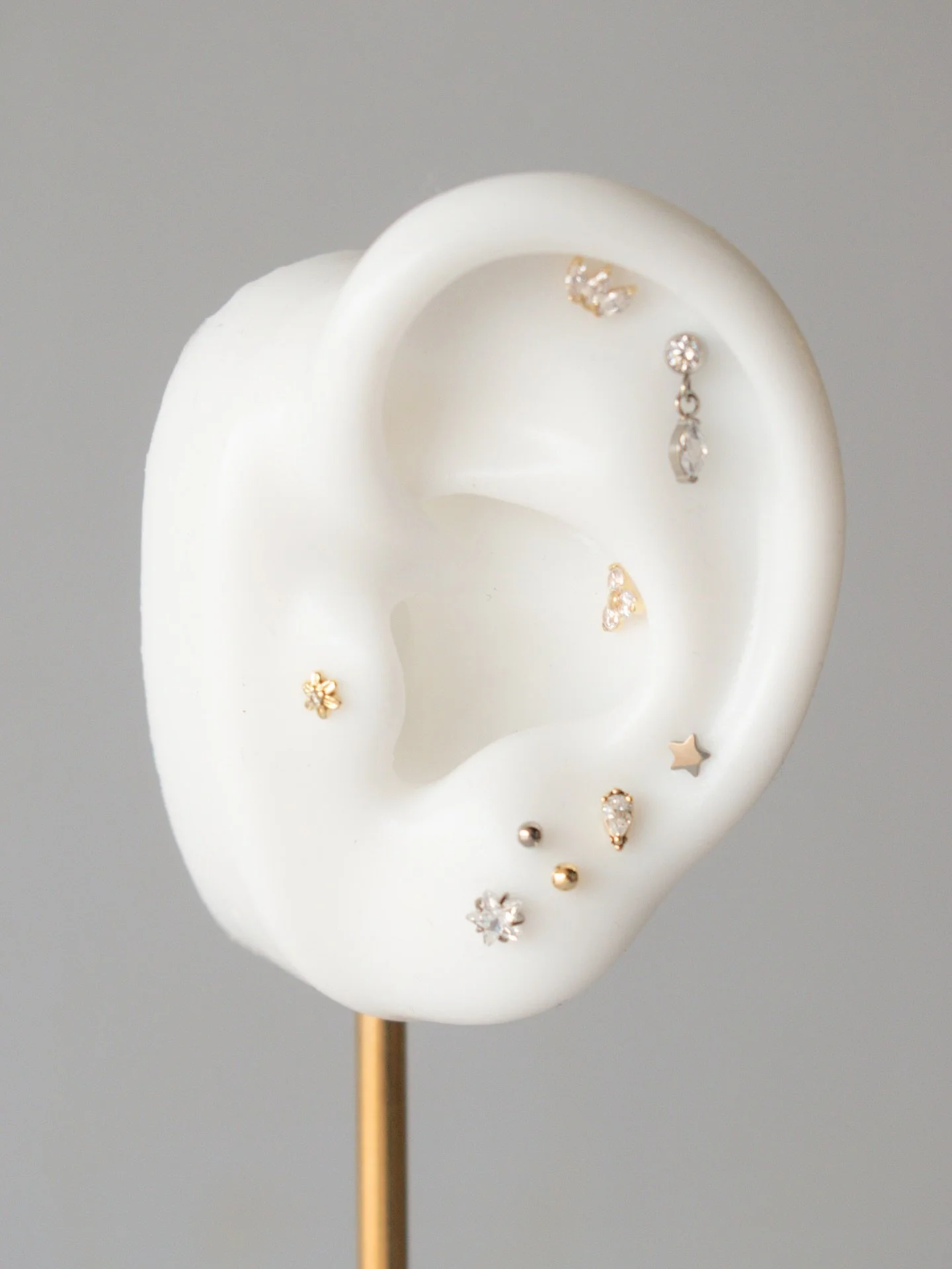 Demo ear, expertly curated by our employee Alyssa! ⚡️ (She&rsquo;s all for the mixed metals). 

Need inspo for your next piece? 💭 Book a consult or ask for a personalized curation&hellip;we&rsquo;ve got you covered!