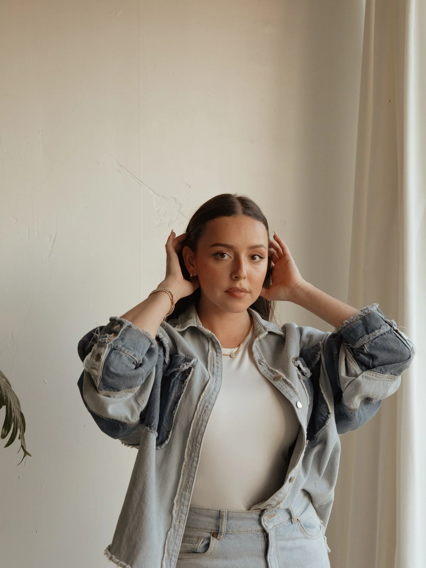 Come shop with us till 5pm! 🫶🏼💫

📷: @elevynnelevyn