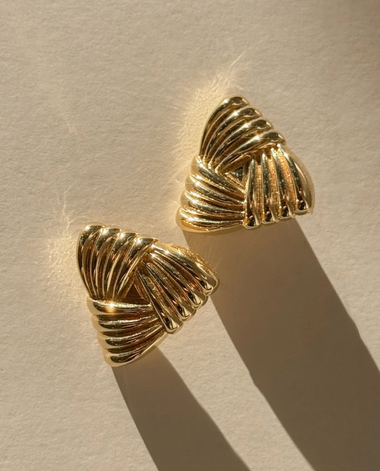 If you&rsquo;ve been looking for a new statement piece, these Knox Knot Studs are the way to go! ✨

Available online + in-store 🏷️