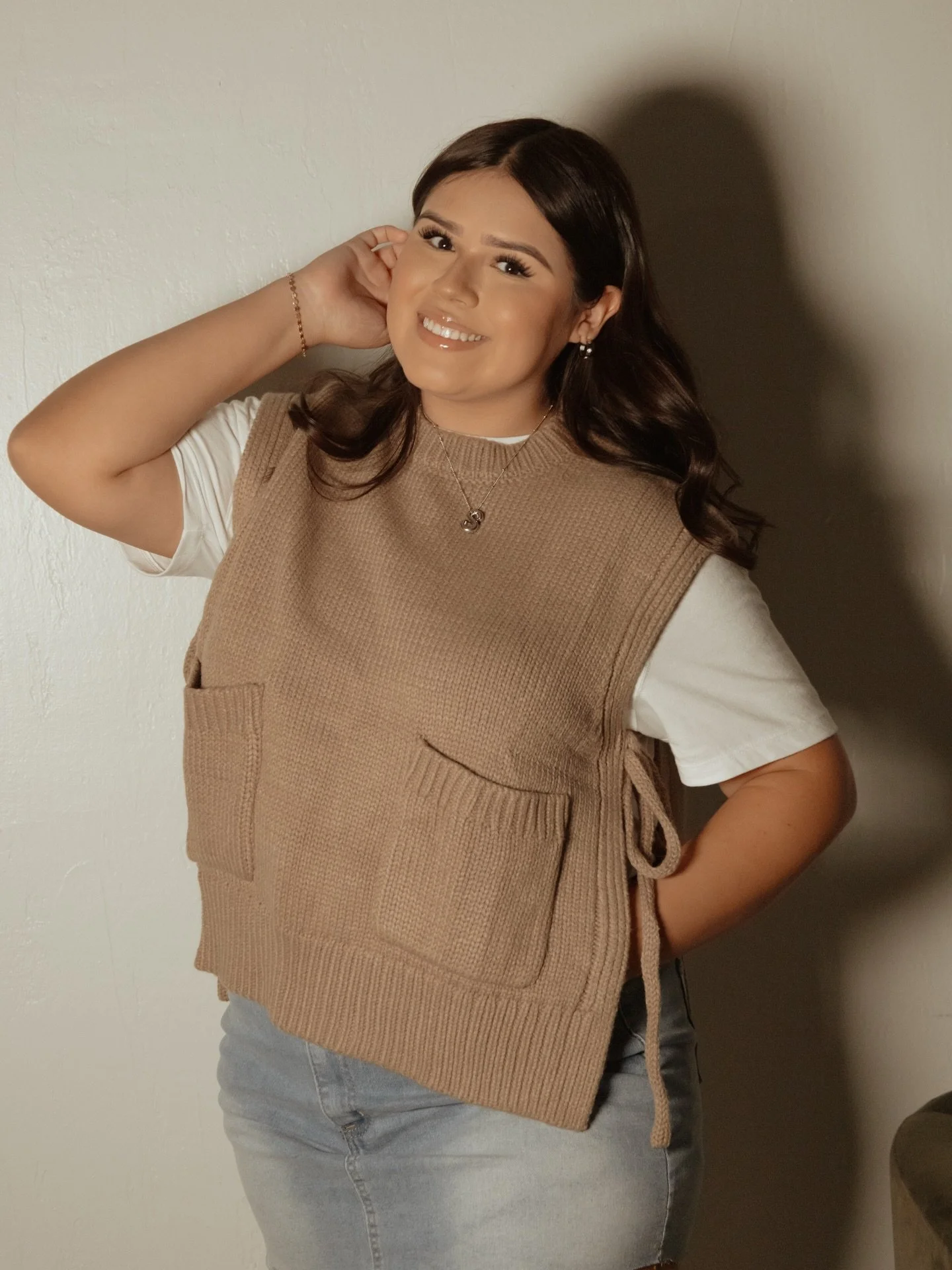 Come shop with us till 5pm! 🪽✨