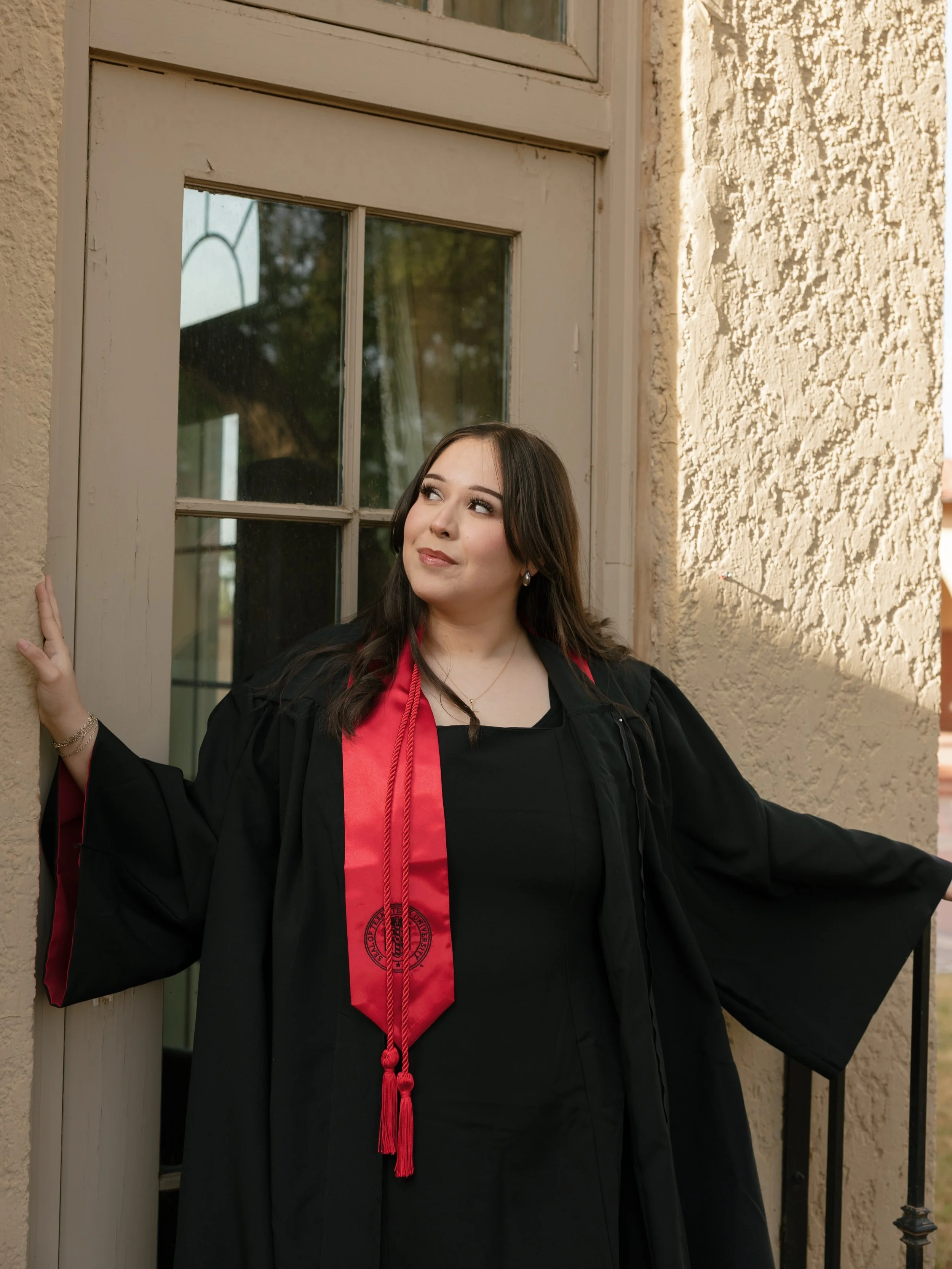 If you&rsquo;ve been in the shop, you&rsquo;ve probably met her, zapping your favorite chains and making everything feel easy 🫶🏼 now she&rsquo;s officially a first-gen graduate w/ magma cum laude and we couldn&rsquo;t be prouder! 🎓✨

Join us in sa
